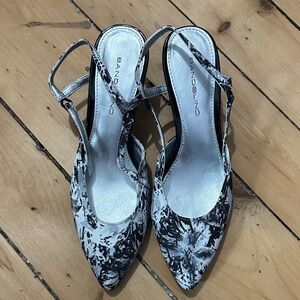 Bandolino Black & White Pointed Slingback Heels with Abstract Print